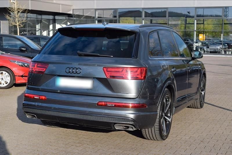 Używany Audi Q7 Black Edition 272 KM (200 kW) 2017 Szary SUV