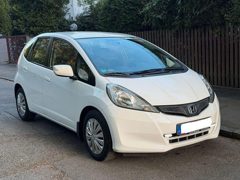 Gebraucht Honda Jazz Elegance 98 PS (72 kW) 2011 Weiß Kleinwagen