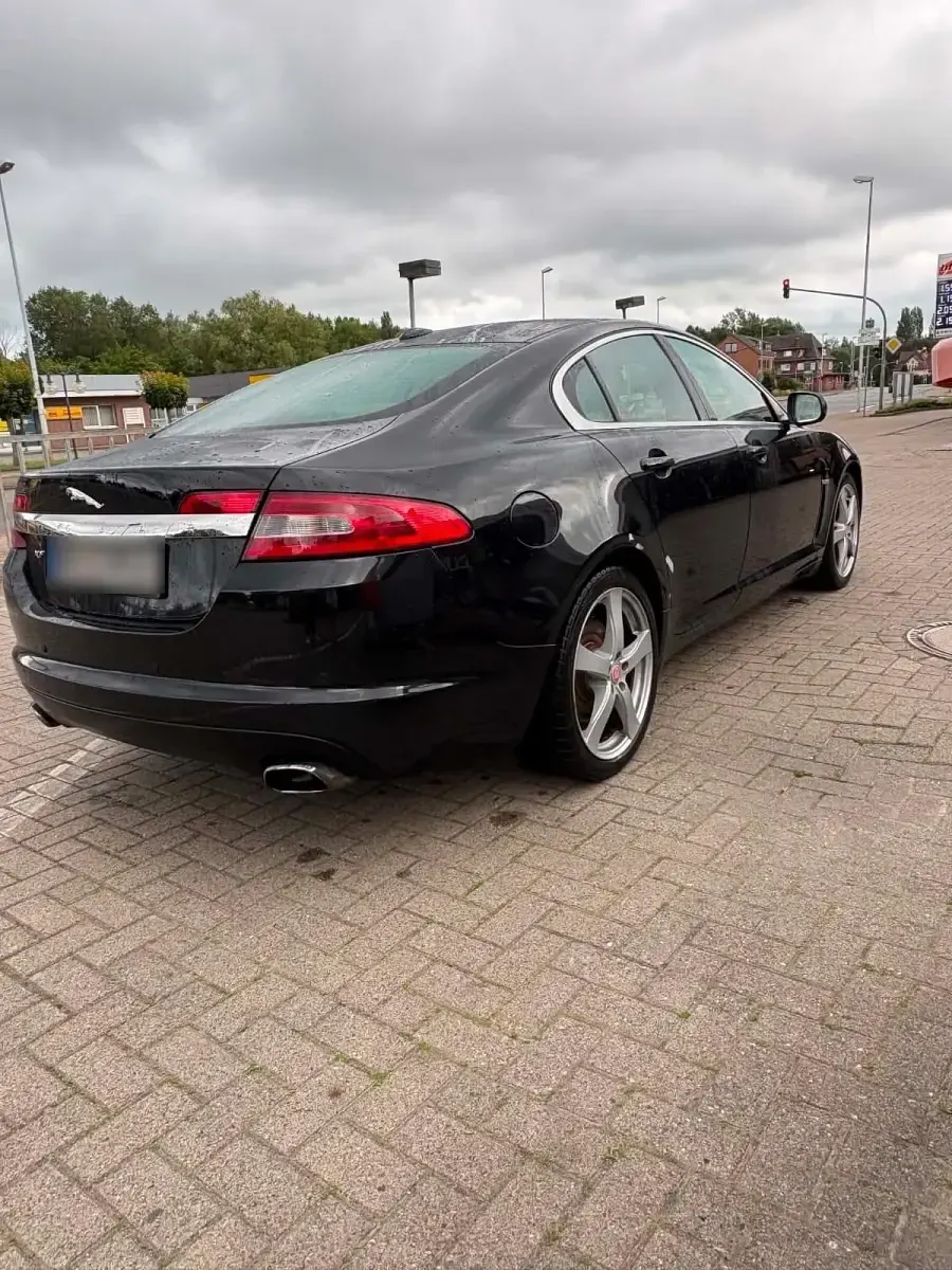 Gebraucht Jaguar XF 241 PS (177 kW) 2011 Limousine