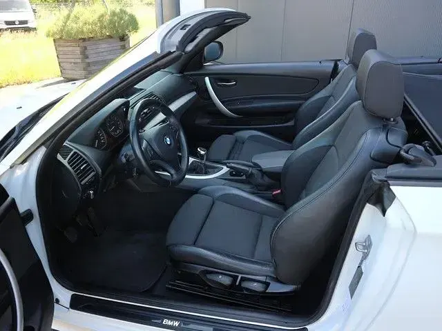 Gebraucht BMW 118 Cabriolet Advantage 143 PS (105 kW) 2012 Weiß Cabrio
