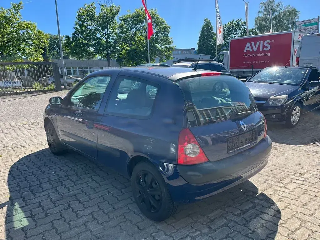 Gebraucht Renault Clio Authentique 58 PS (42 kW) 2005 Blau Kleinwagen
