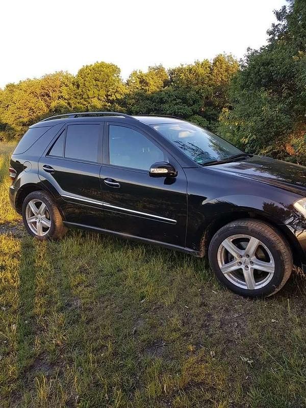 Gebraucht Mercedes ML350 272 PS (200 kW) 2006 SUV