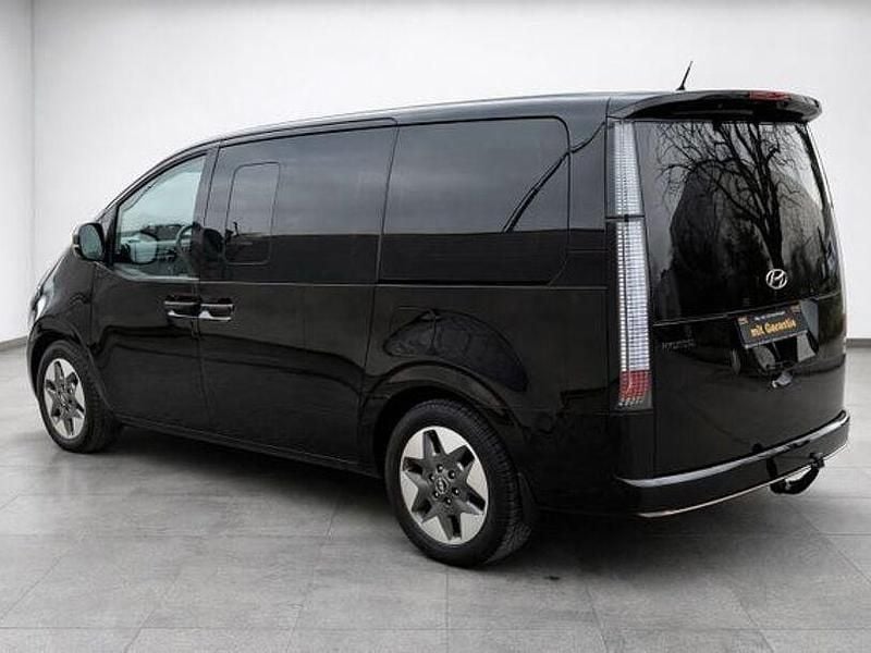 Gebraucht Hyundai Staria Signature 177 PS (130 kW) 2022 Schwarz Van / Kleinbus