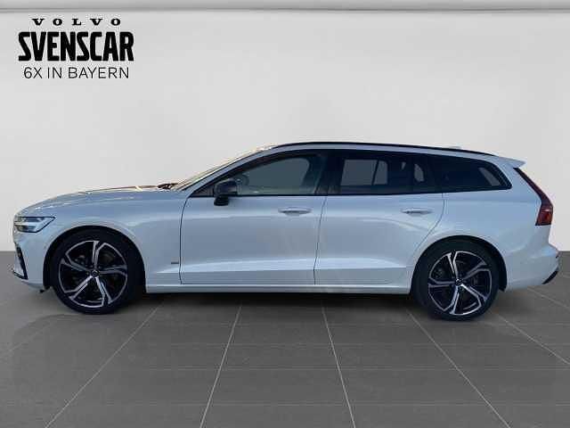 Gebraucht Volvo V60 145 PS (106 kW) 2025 Kombi