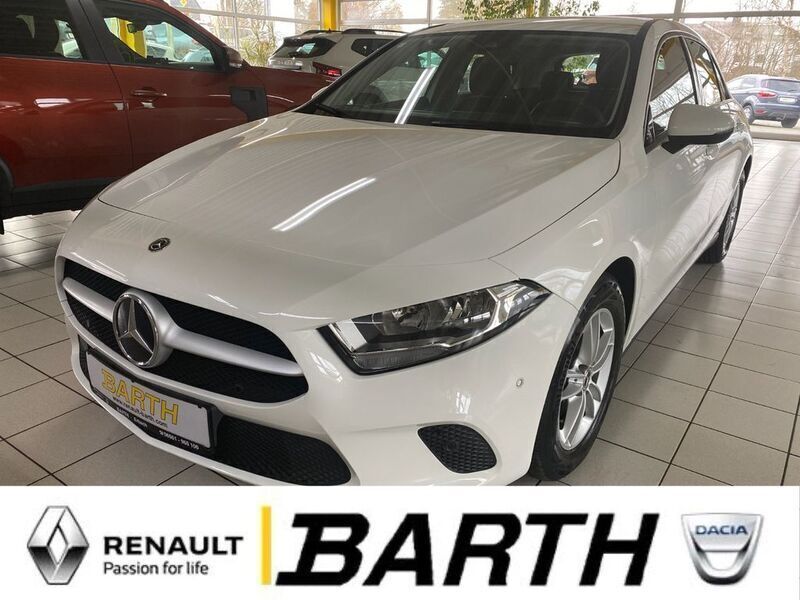 Weiß Gebraucht 2019 Mercedes A200 Limousine | 21.990 € (Etwas zu teuer) - Bild 1/4