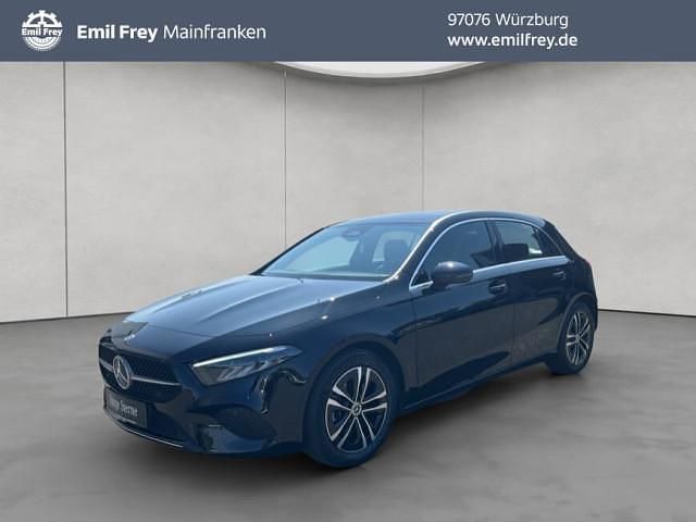 Schwarz Gebraucht 2024 Mercedes A200 Advanced Limousine | 29.980 € (Fairer Preis) - Bild 1/4