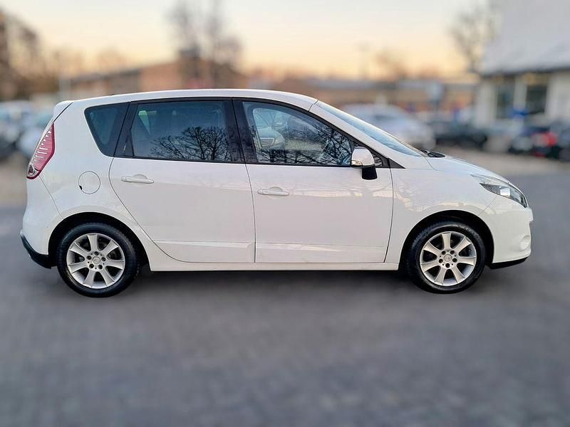 Gebraucht Renault Scénic III 110 PS (80 kW) 2011 Weiß Van / Kleinbus