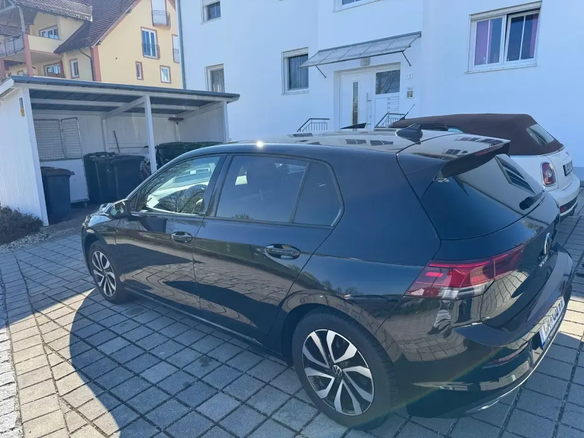 Gebraucht VW Golf VII Active 150 PS (110 kW) 2021 Schwarz Kleinwagen