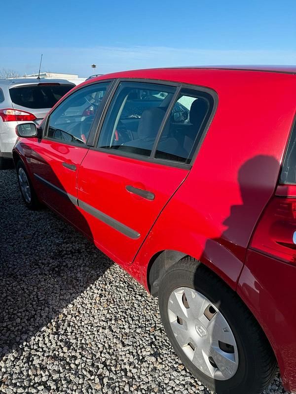 Gebraucht Renault Mégane II 112 PS (82 kW) 2008 Rot Limousine