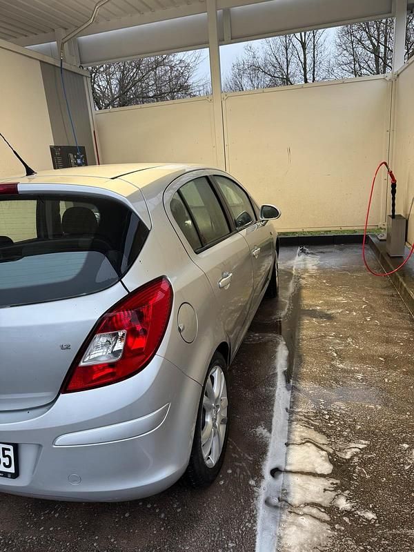 Gebraucht Opel Corsa 82 PS (60 kW) 2008 Silber Kleinwagen