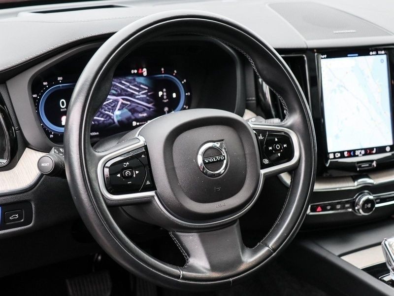 Rot Gebraucht 2021 Volvo XC60 Inscription SUV | 40.000 € (Teuer) - Bild 1/4