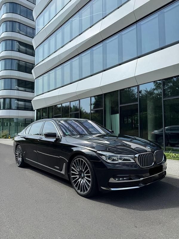 Gebraucht BMW 730L Executive 265 PS (194 kW) 2017 Schwarz Limousine