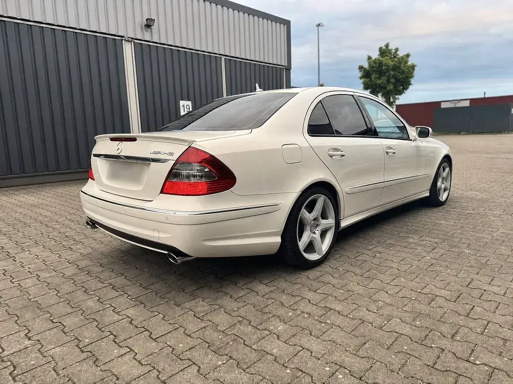 Gebraucht Mercedes E500 AMG 387 PS (284 kW) 2006 Weiß Limousine