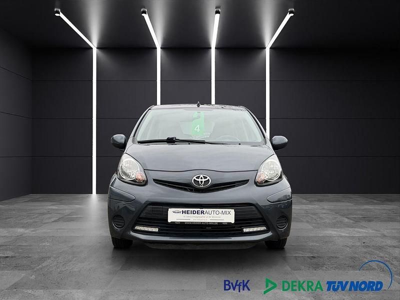 Gebraucht Toyota Aygo Cool 68 PS (50 kW) 2012 Grau Kleinwagen