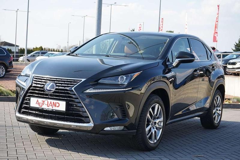 Gebraucht Lexus NX300h E-FOUR 197 PS (144 kW) 2021 Schwarz SUV