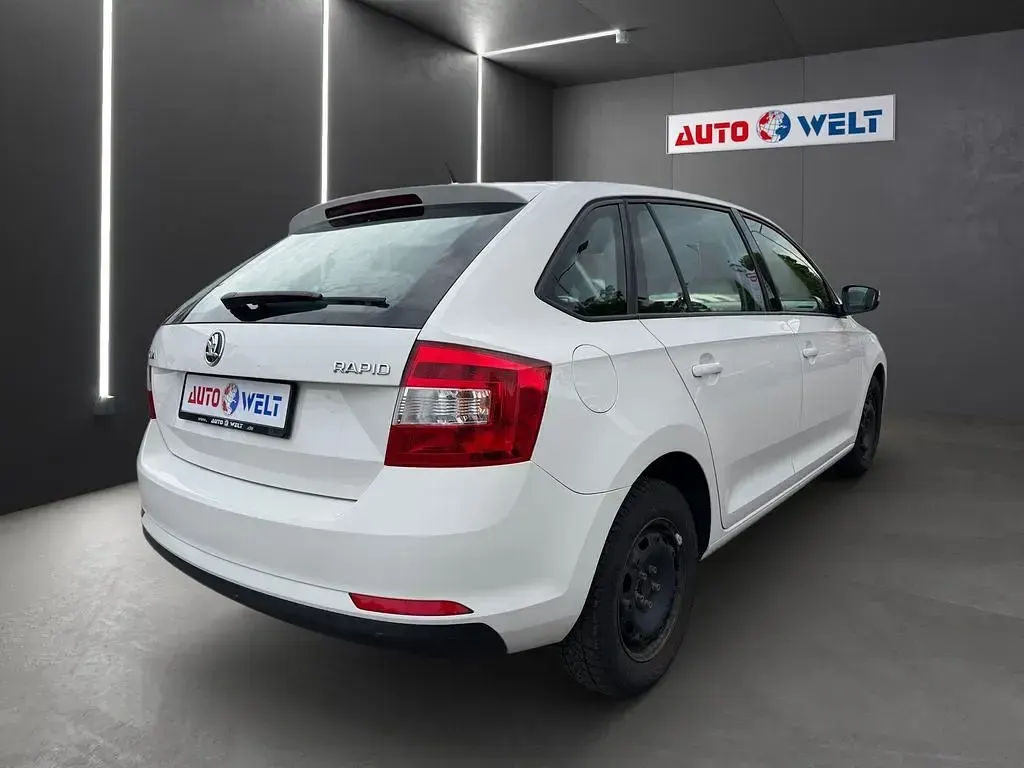 Gebraucht Skoda Rapid 90 PS (66 kW) 2017 Weiß Kleinwagen