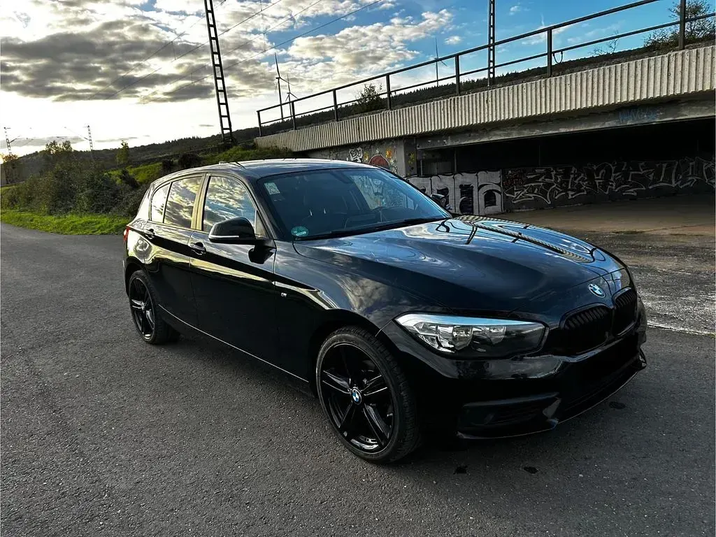 Gebraucht BMW 118 Shadowline 136 PS (100 kW) 2018 Schwarz Kleinwagen