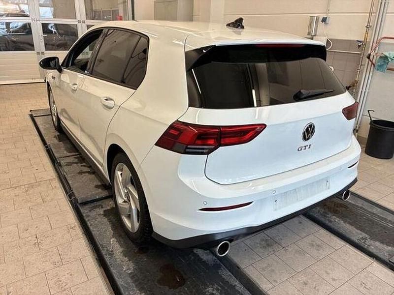 Gebraucht VW Golf VIII GTI 245 PS (180 kW) 2023 Weiß Limousine