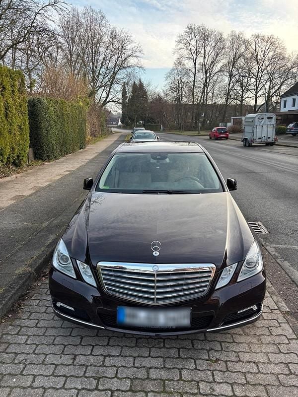 Gebraucht Mercedes E350 292 PS (214 kW) 2009 Braun Limousine