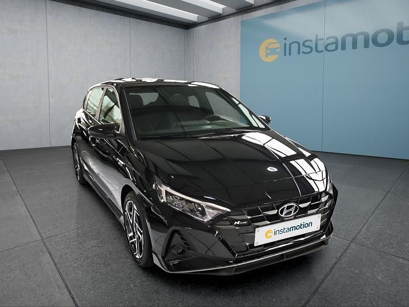 Schwarz Neu 2025 Hyundai i20 Kleinwagen | 25.649 € (Teuer) - Bild 1/4