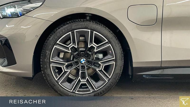 Neu BMW 530e Performance 190 PS (139 kW) 2026 Grau Kombi