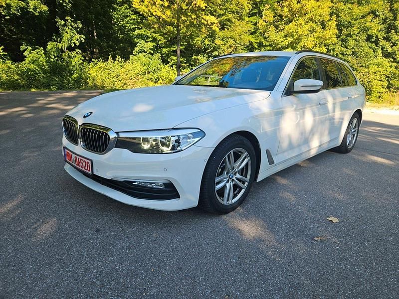 Weiß Gebraucht 2018 BMW 530 Performance Kombi | 15.827 € (Superpreis) - Bild 1/4
