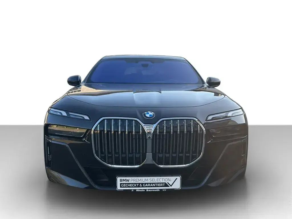 Gebraucht BMW 740 M Sport 286 PS (210 kW) 2025 Schwarz Limousine