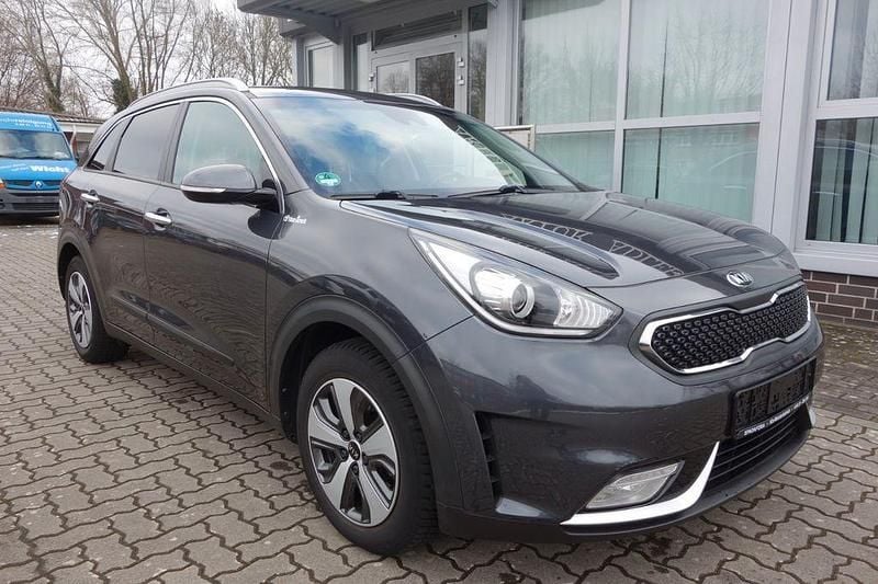 Gebraucht Kia Niro Vision 105 PS (77 kW) 2017 Platinum graphite SUV