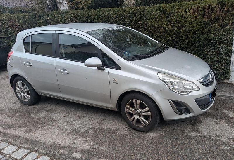 Usata Opel Corsa Active 87 CV (63 kW) 2013 Argento Utilitaria
