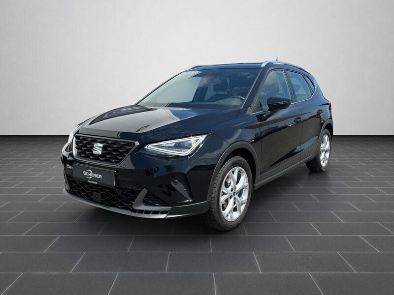 Midnight schwarz metallic (metallic) Gebraucht 2024 Seat Arona FR SUV | 21.490 € (Fairer Preis) - Bild 1/4