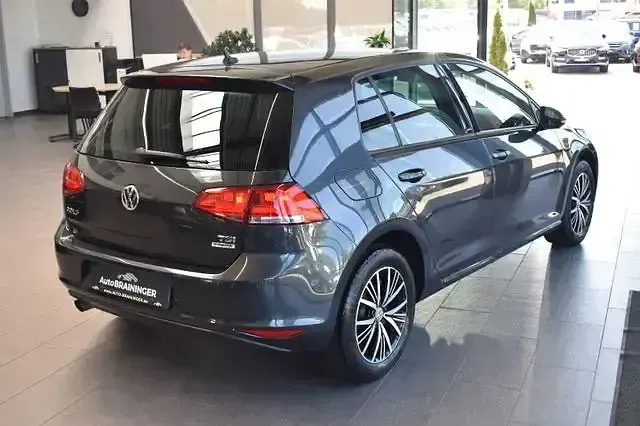 Gebraucht VW Golf VII Comfortline 110 PS (80 kW) 2016 Grau Limousine