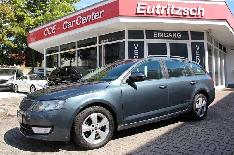 Grau Gebraucht 2014 Skoda Octavia Elegance Kombi | 4.680 € - Bild 1/4