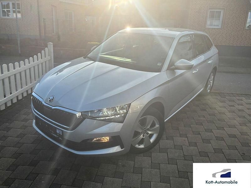 Silber Gebraucht 2020 Skoda Scala Kleinwagen | 14.250 € (Superpreis) - Bild 1/4