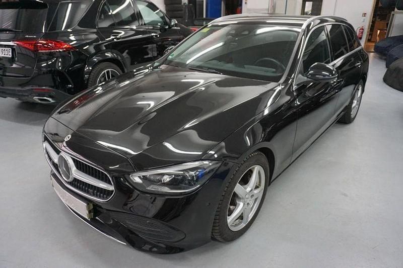 Schwarz Gebraucht 2021 Mercedes C220 Avantgarde Limousine | 26.650 € (Fairer Preis) - Bild 1/4