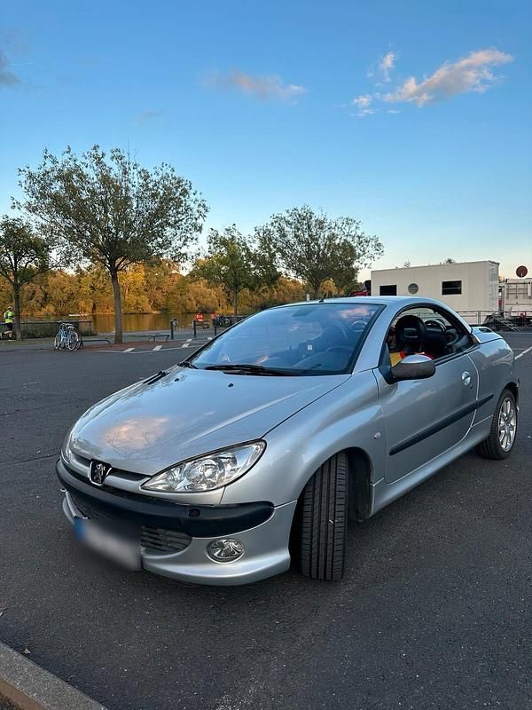 Silber Gebraucht 2002 Peugeot 206 CC Cabrio | 1.000 € (Fairer Preis) - Bild 1/4