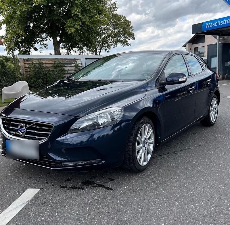 Gebraucht Volvo V40 150 PS (110 kW) 2015 Blau Kleinwagen