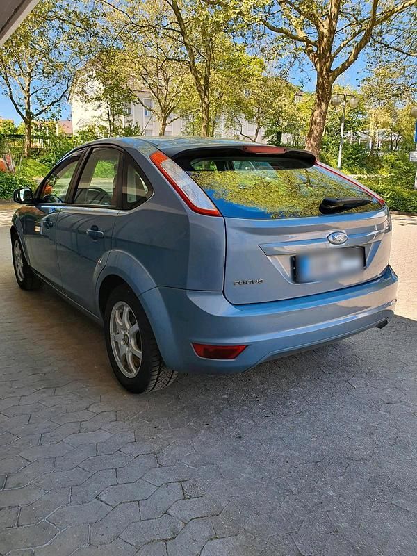 Używany Ford Focus 100 KM (73 kW) 2008 Niebieski Sedan/Limuzyna