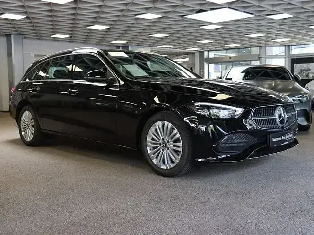Gebraucht Mercedes C200 Advanced 163 PS (119 kW) 2025 Schwarz Kombi