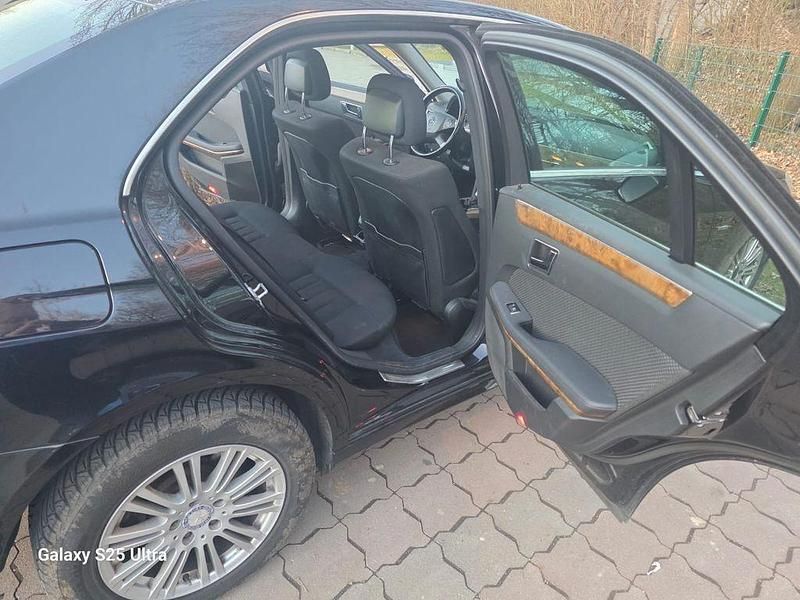 Gebraucht Mercedes E220 Avantgarde 170 PS (125 kW) 2010 Schwarz Kombi