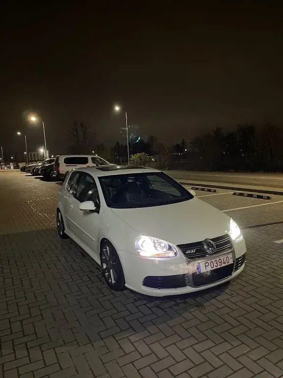 Gebraucht VW Golf VI R 254 PS (186 kW) 2008 Weiß Kleinwagen