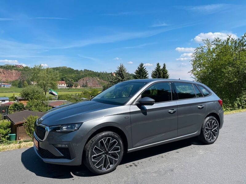 Grau Neu 2025 Skoda Scala Tour Kleinwagen | 25.990 € (Etwas zu teuer) - Bild 1/4