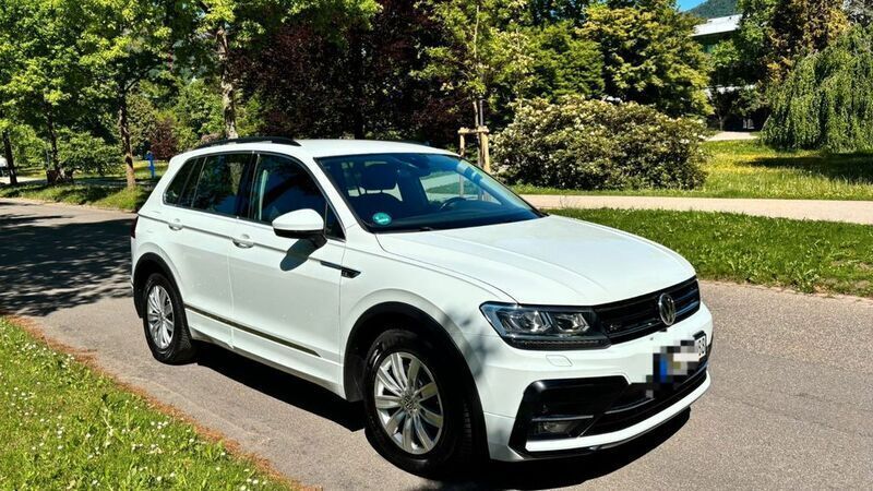Schwarz Gebraucht 2017 VW Tiguan Highline SUV | 15.900 € (Guter Preis) - Bild 1/4