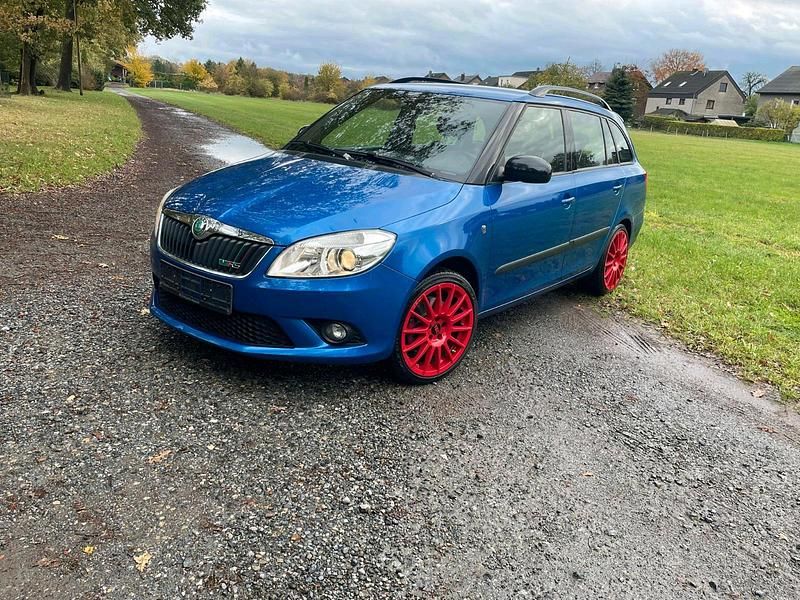 Blau Gebraucht 2010 Skoda Fabia RS Kombi | 5.700 € (Fairer Preis) - Bild 1/4
