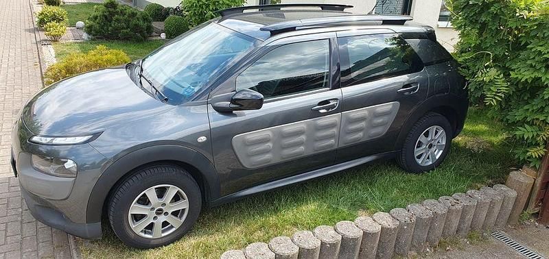 Grau Gebraucht 2014 Citroën C4 Cactus Feel Kleinwagen | 8.700 € (Fairer Preis) - Bild 1/4