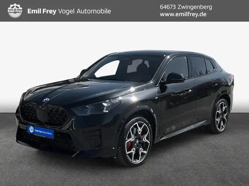 Saphirschwarz metallic Neu 2025 BMW X2 M Sport SUV | 51.990 € - Bild 1/3