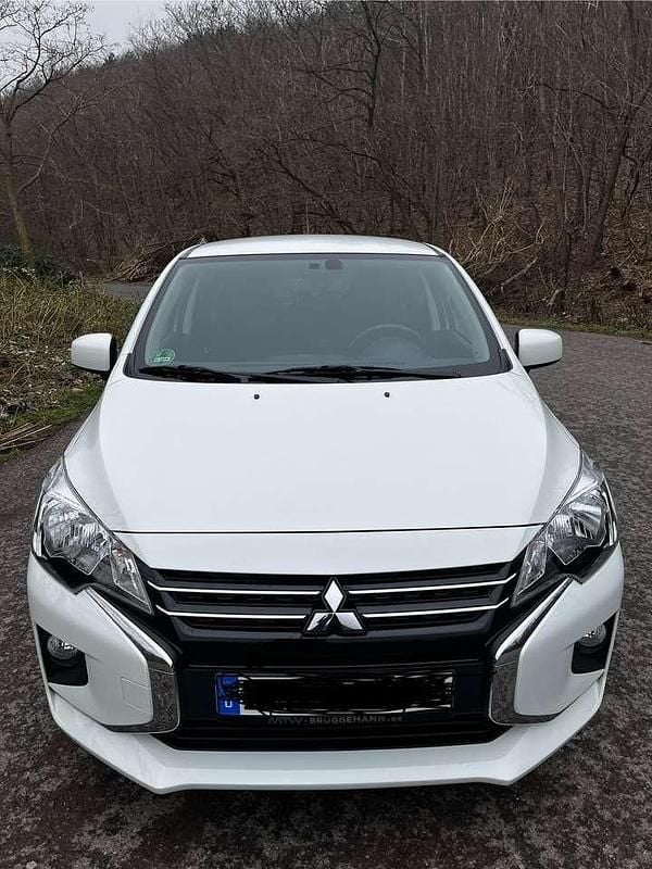 Weiß Gebraucht 2022 Mitsubishi Space Star Select+ Limousine | 10.900 € (Guter Preis) - Bild 1/4