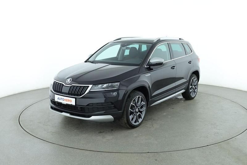 Schwarz Gebraucht 2019 Skoda Karoq Scout 4x4 SUV | 23.290 € - Bild 1/3