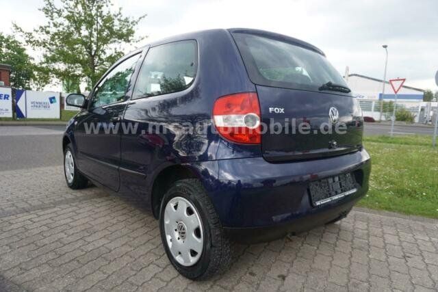 Gebraucht VW Fox Basis 54 PS (39 kW) 2007 Blau metallic Kleinwagen