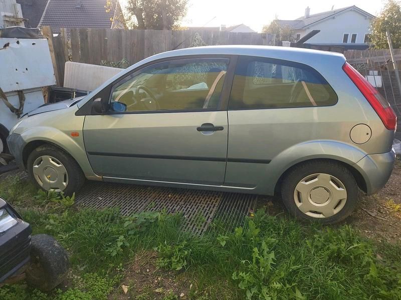 Gebraucht 2005 Ford Fiesta Kleinwagen | 250 € - Bild 1/4