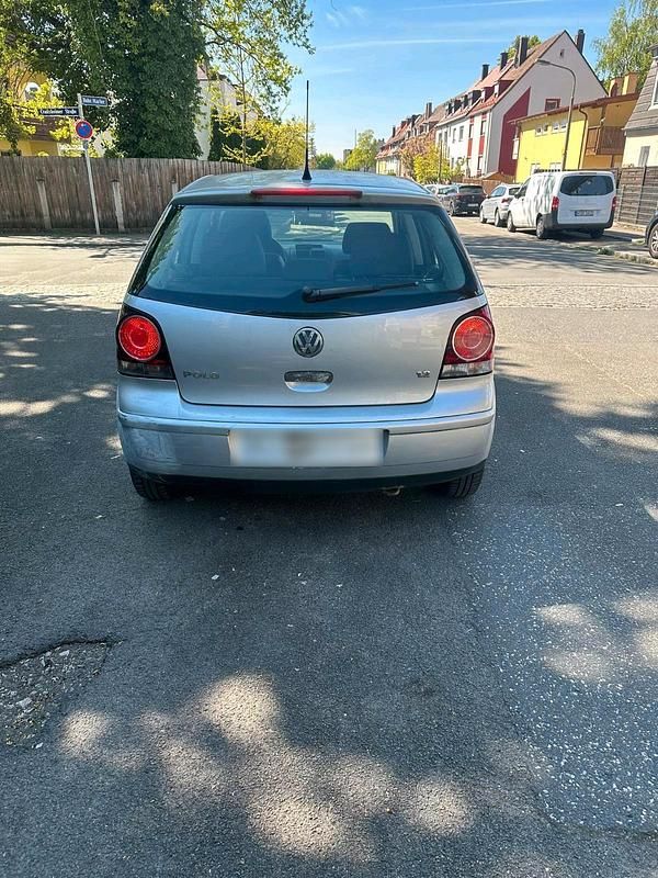 Second-hand VW Polo 64 CP (47 kW) 2006 Argintiu Hatchback